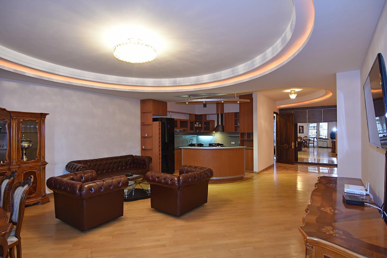 Rent Inn Yerevan On North Avenue Eksteriør billede
