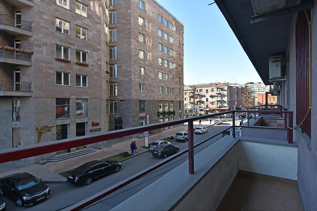 Rent Inn Yerevan On North Avenue Eksteriør billede