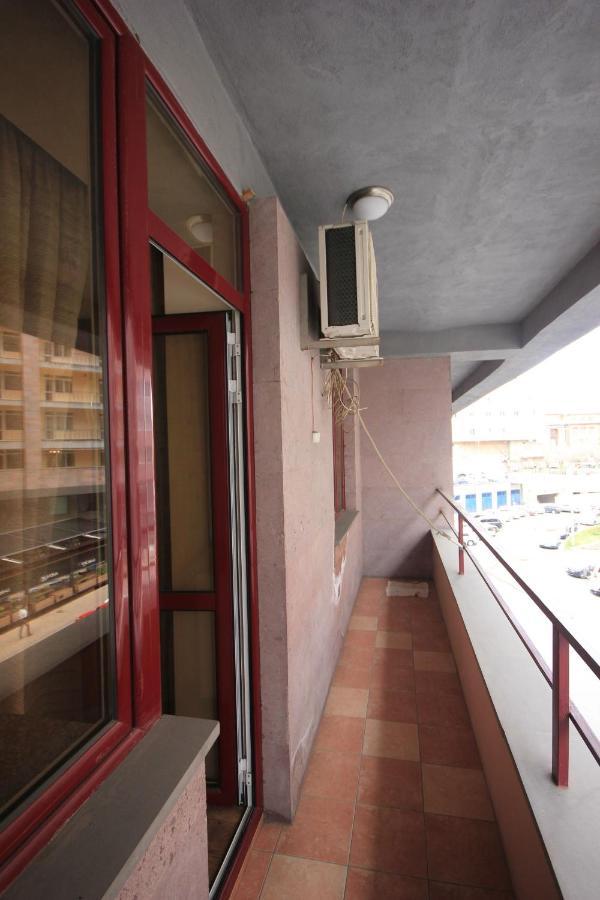 Rent Inn Yerevan On North Avenue Eksteriør billede